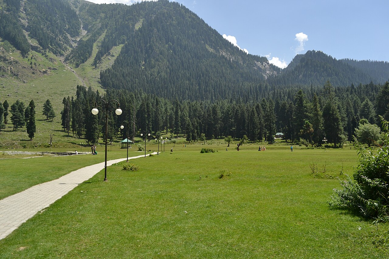 Kashmir honeymoon package from Delhi